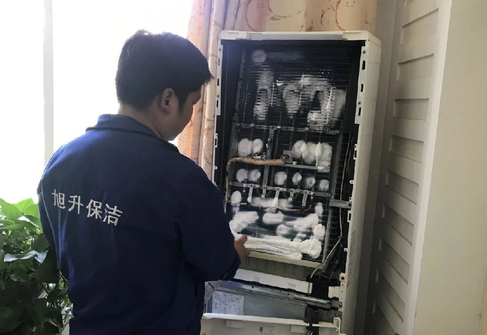 “空調(diào)耗電量飆升？深度清洗立省30%電費！”